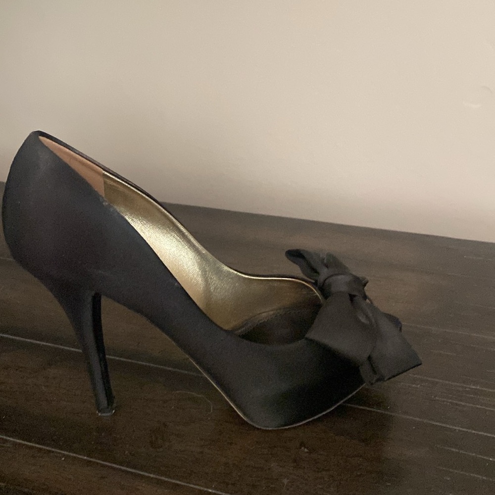 Dolce & Gabbana Black Heels with Elegant Bow - Picture 7 of 12